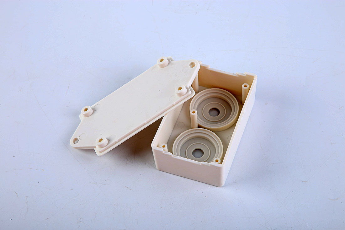 Connecting Box